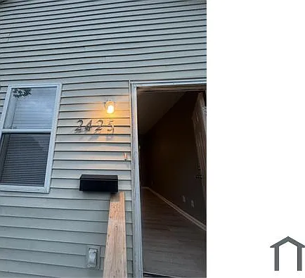 2425 Cedar St