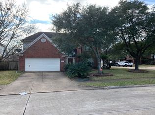 7302 Maple Run Dr, Sugar Land, TX 77479