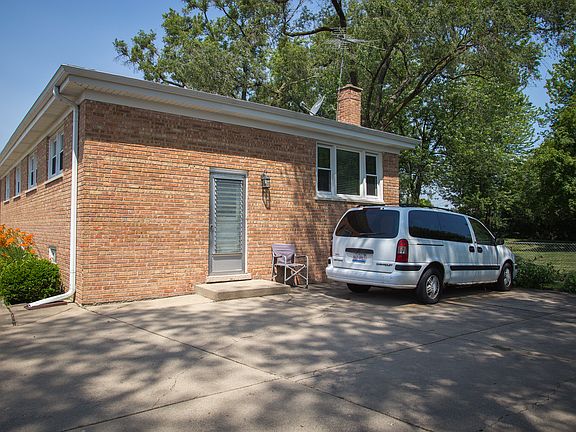 4th image of 8403 N Greenwood Ave