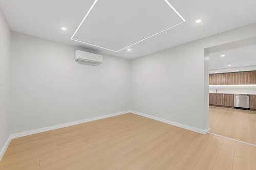 227 E 21st St #2R Photo 1