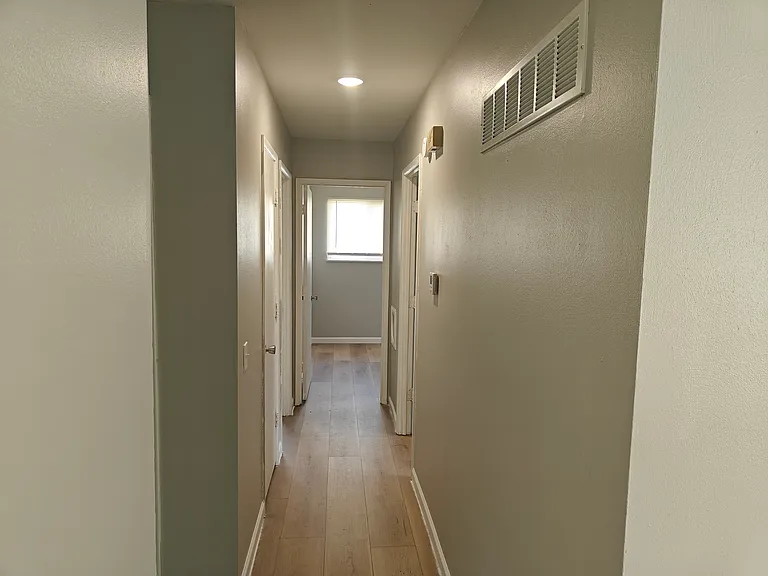 435 Wren Dr — Photo 4