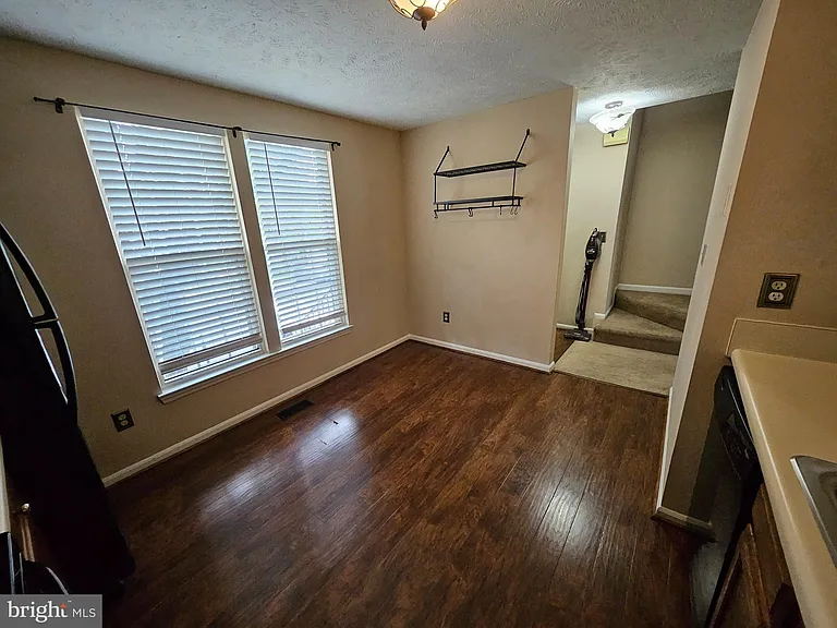 104 Township Ct — Photo 8