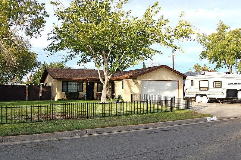 1st image of 1137 W Avenue J10