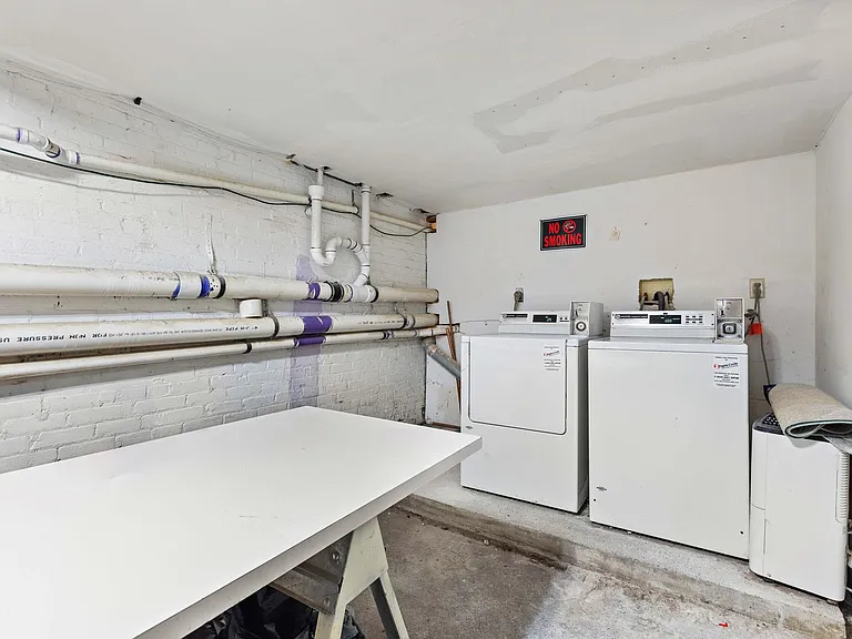 349 7th St #3L — Photo 9