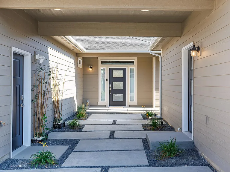 6174 W 33rd Ave — Photo 1