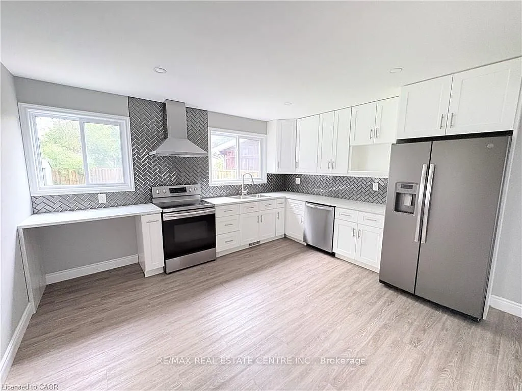 4 bed, $2,700 — Photo 2
