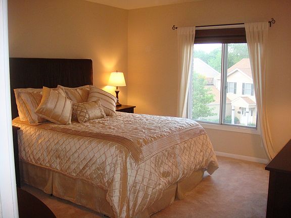 5th image of 140 W Wood St Unit 322