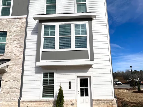 285 Cobalt Dr, Fayetteville, GA 30214