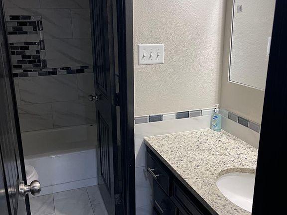 5th image of 9803 Memphis Ave APT A