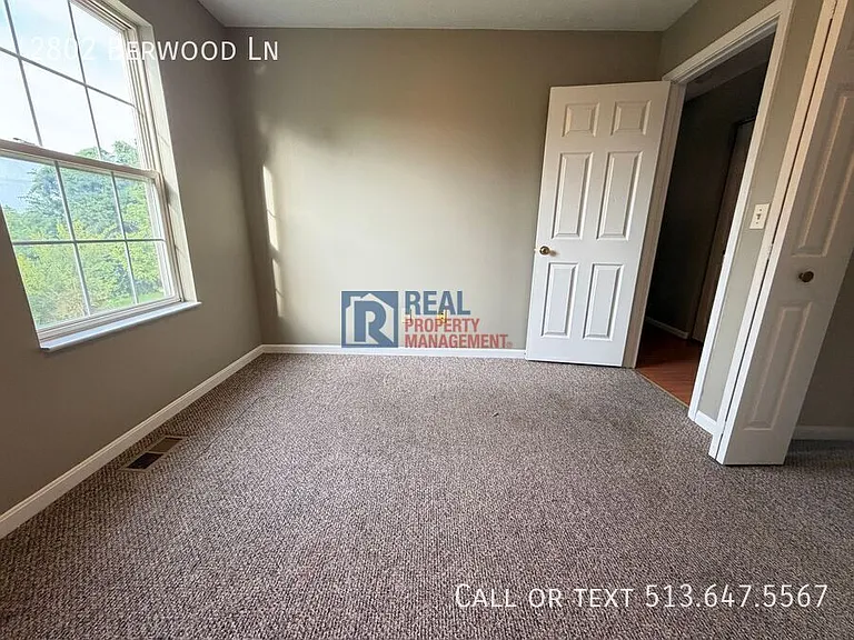2802 Berwood Ln — Photo 11