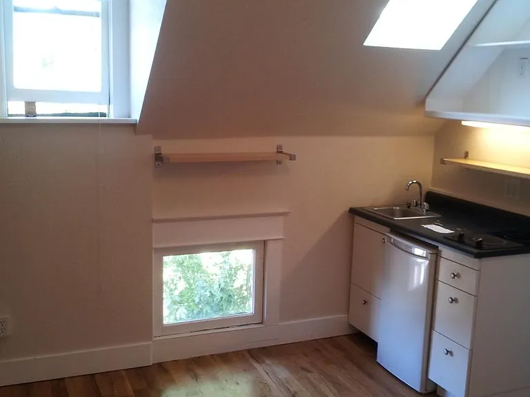 2241 NW Hoyt St #109 — Photo 9