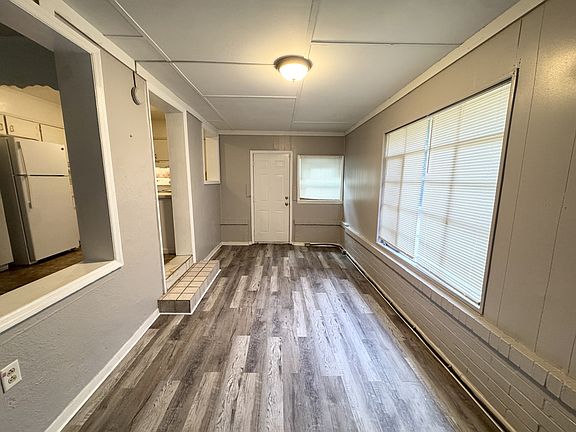 2nd image of 1523 Canterbury Rd
