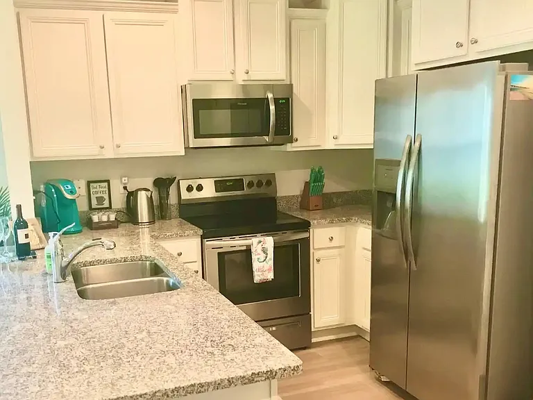 1867 Pointe Dr — Photo 4