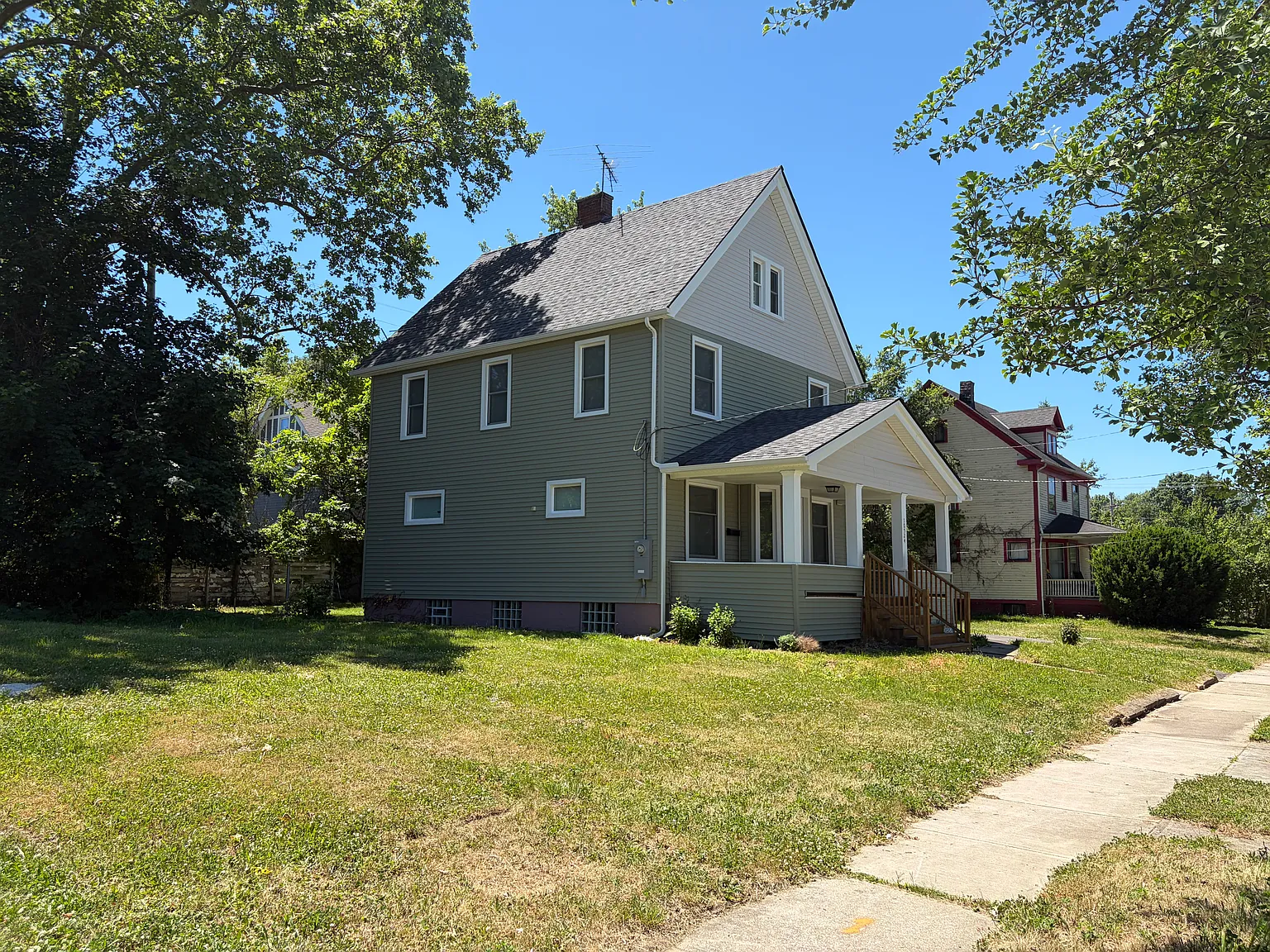 5 bed, 2.5 bath, $2,650 — Photo 3