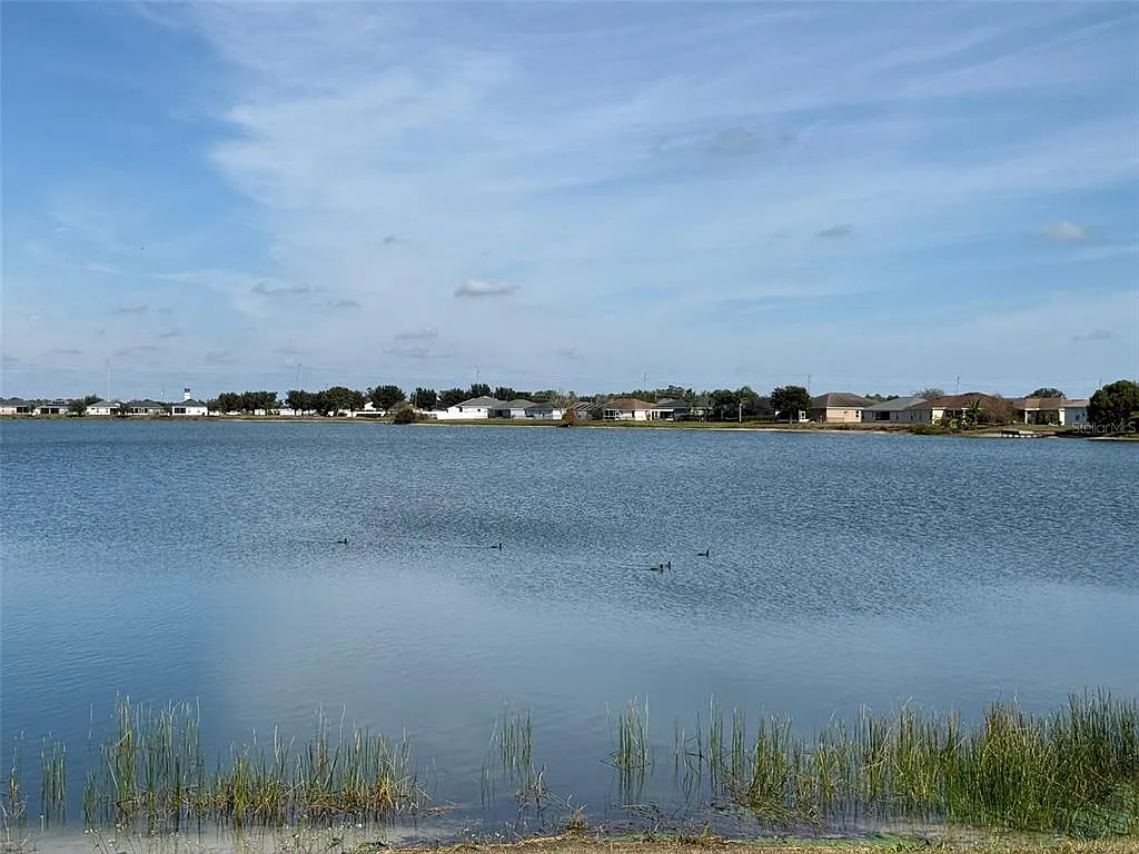 4 bed, 2.0 bath, 1749 sqft, $2,400 — Photo 4