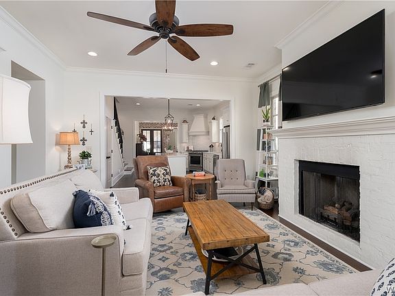 4th image of 5384 Courtney Ave