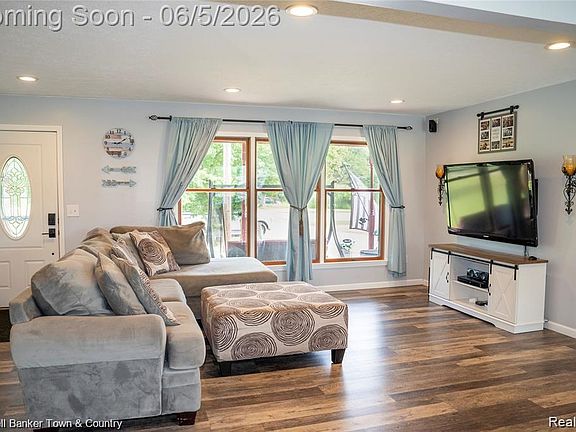 3rd image of 6881 Munsell Rd