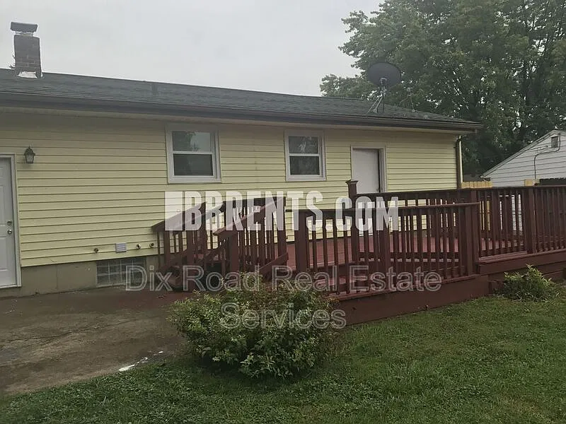 3 bed, 2.0 bath, 1144 sqft, $1,395 — Photo 3