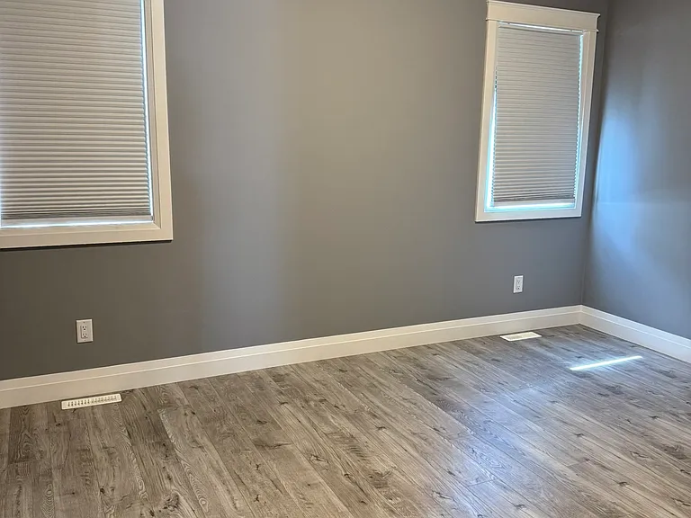 208 Barrett St — Photo 6