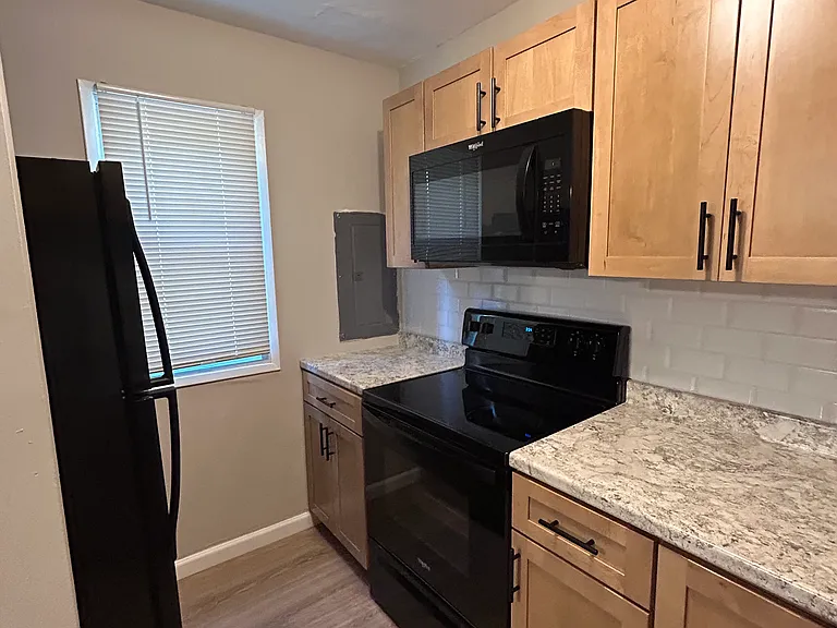 1525 Weber Dr #C — Photo 10
