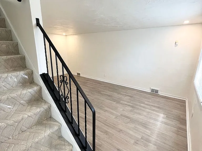 7939 Thon Dr — Photo 2