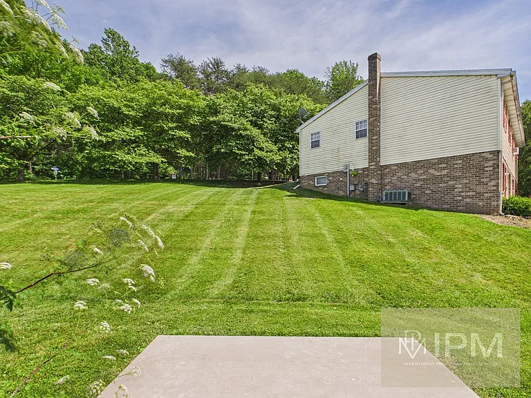 1955 Cherry Manor Dr — Photo 11
