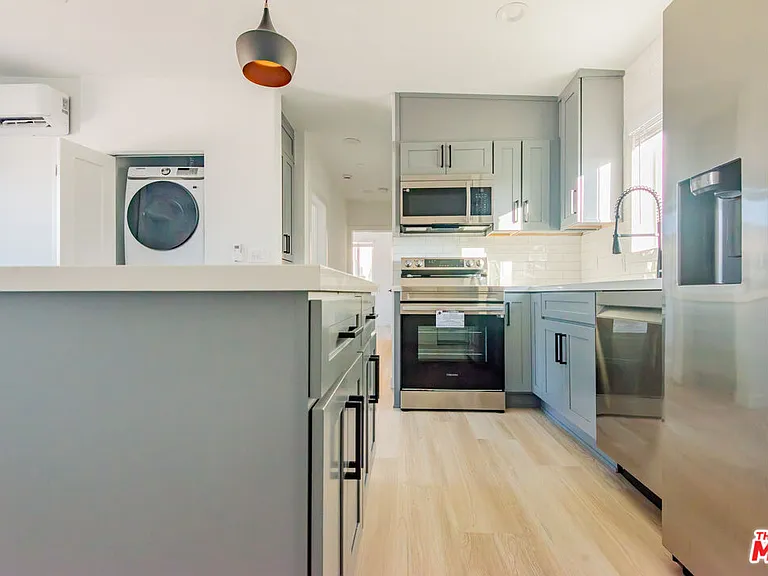 2602 Carnegie Ln #6 — Photo 8