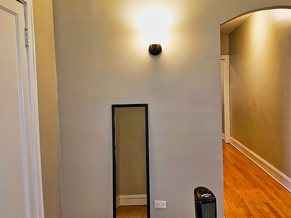 3rd image of 1919A Grove Ave APT 34