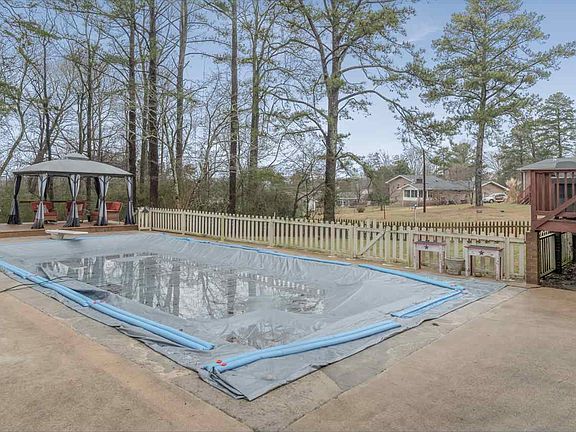 5th image of 2117 Colonial Parkway Dr