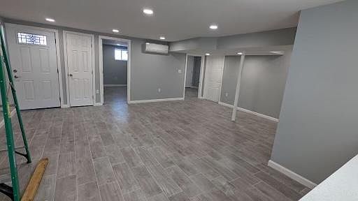 4th image of 20 Dixon Ave