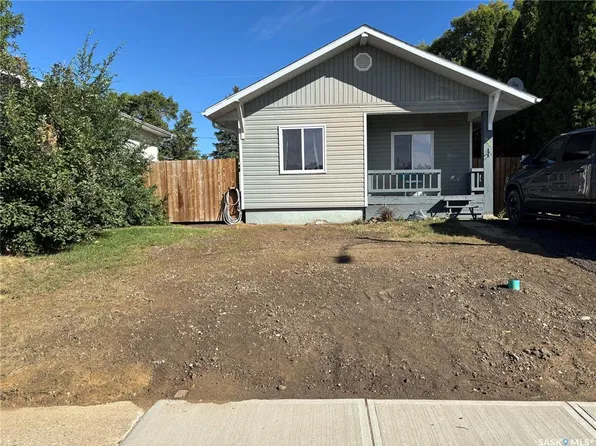 944 Brown STREET, Moose Jaw, SK S6H 2Z2