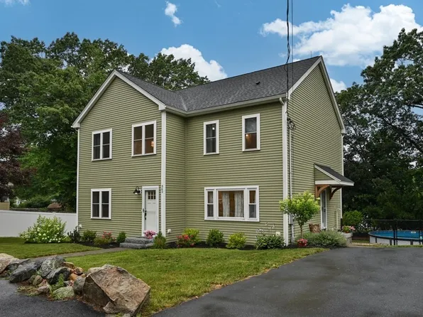 365 Franklin St, Reading, MA 01867