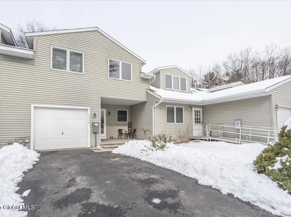 7116 Suzanne Lane, Schenectady, NY 12303