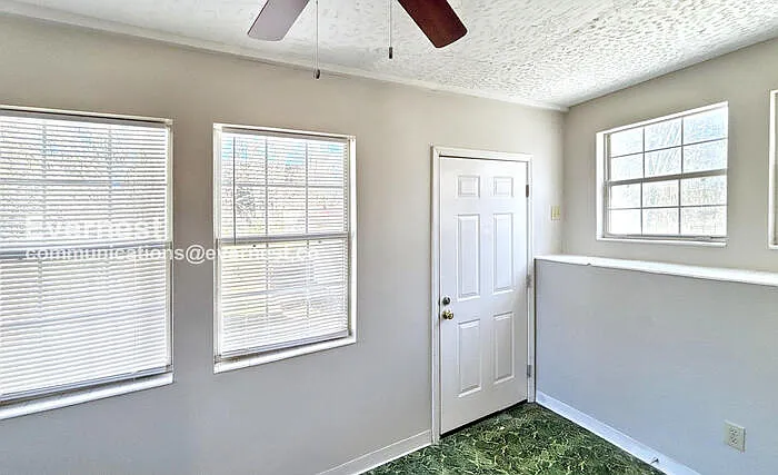6933 Robinson Dr — Photo 19