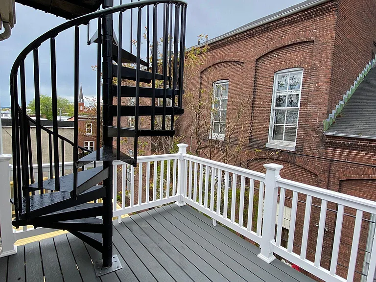 40 Poultney St — Photo 2