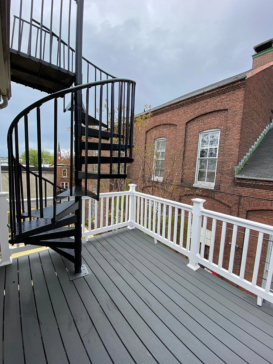 Building Photo - 40 Poultney St