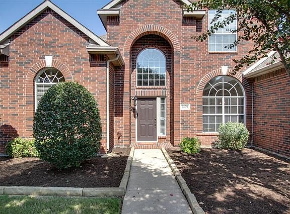 2nd image of 1409 Saint Francis Ln