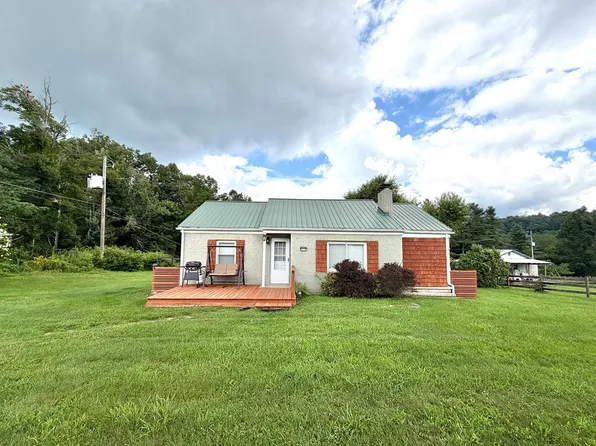 8075 Pipers Gap Rd, Galax, VA 24333