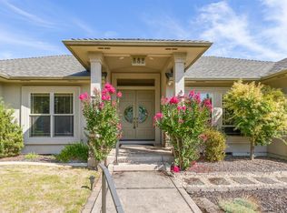 882 N Mountain Ave, Central Pt, OR 97502