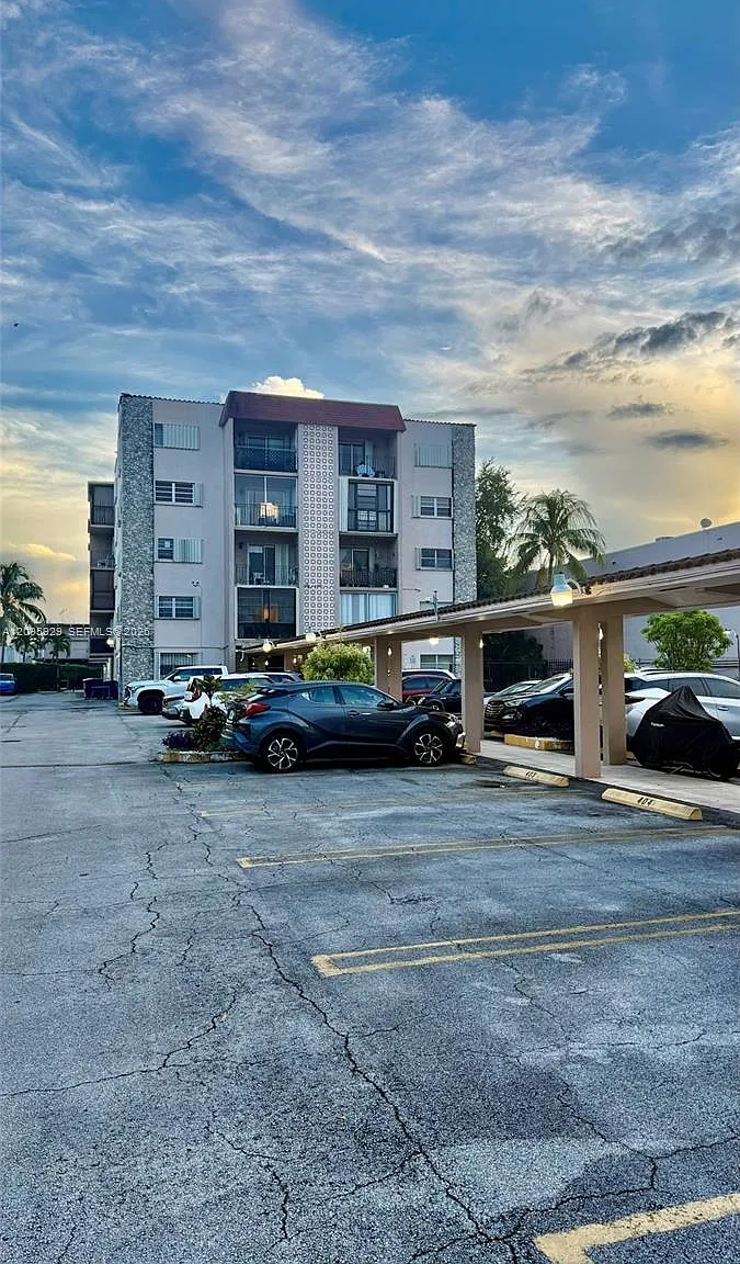 El Cid Condo — Photo 1