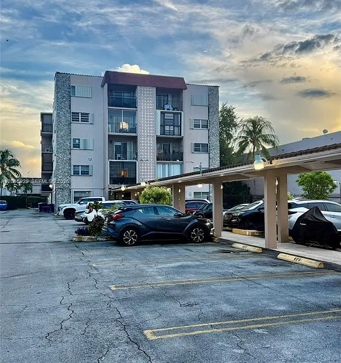 3640 NW 9th St #405