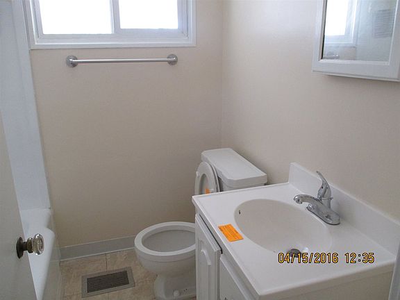 5th image of 1703 Southeast Dr
