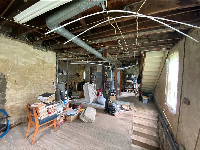 236 N Pike St — Photo 22