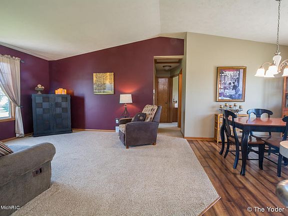 5th image of 2256 Avalon View Dr NE