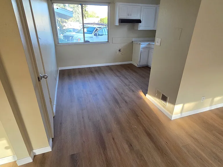1331 Kingfisher Way #2 — Photo 3