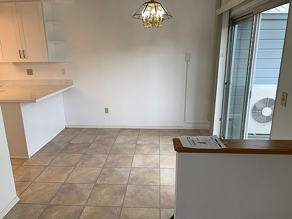 5th image of 401 Cork Harbour Cir APT F