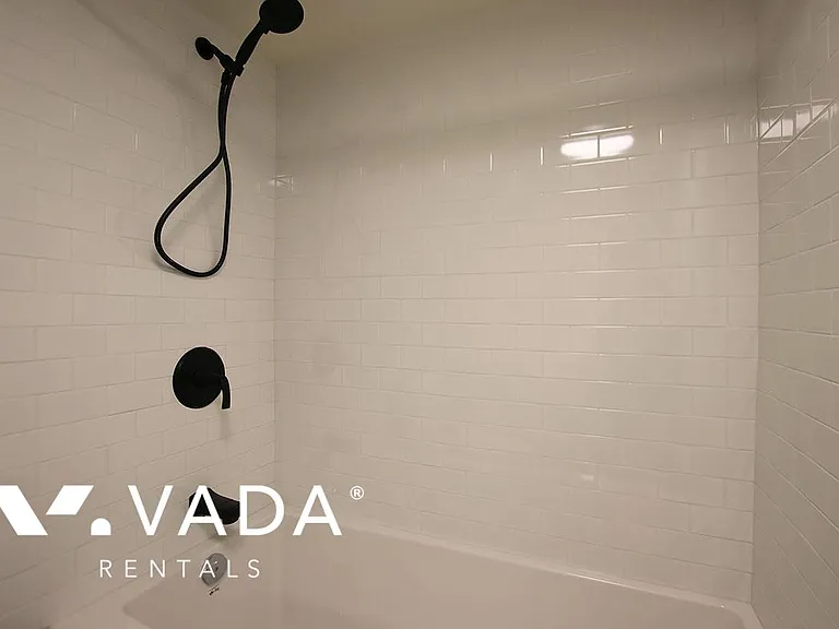 22 Cordova St E #808 — Photo 14