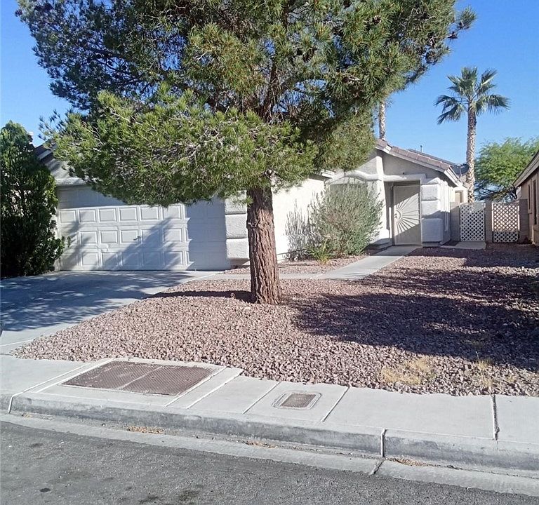 2nd image of 1032 Silver Creek Ave