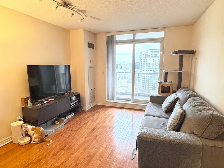18 Kenaston Gdns #1306 — Photo 4