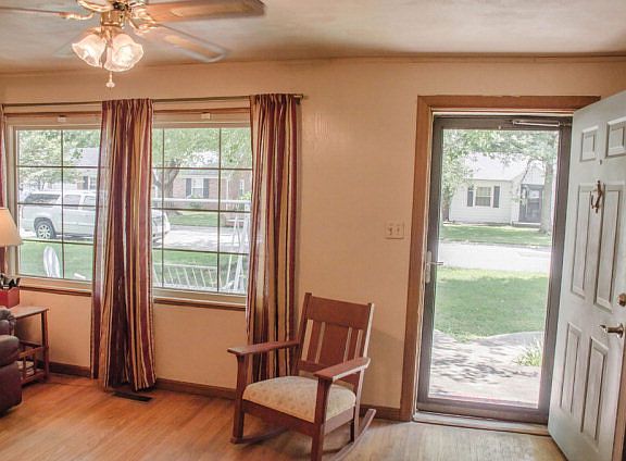 5th image of 1213 Maple Ave